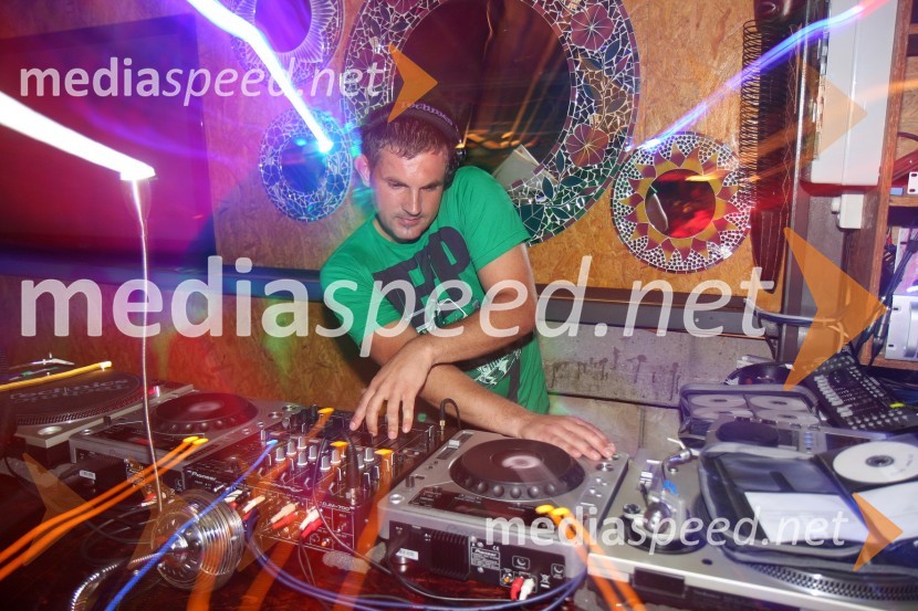 Amadeus Mavrič, DJ Mark TuneVikend v Cocktail baru Alaya