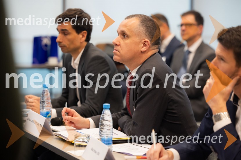  ... ;  Oliver P. Müller, CFA, CAIA, FRM, CFA Society SwitzerlandCFA Research Challenge 2024/2025