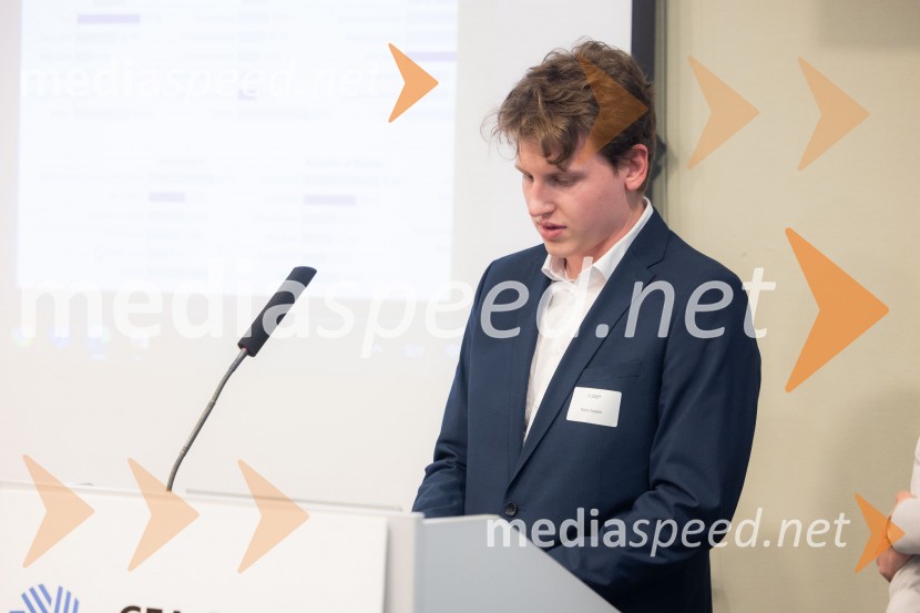  Darko  ZupancCFA Research Challenge 2024/2025