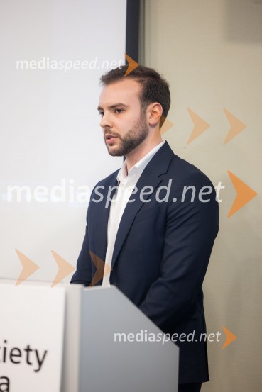 CFA Research Challenge 2024/2025