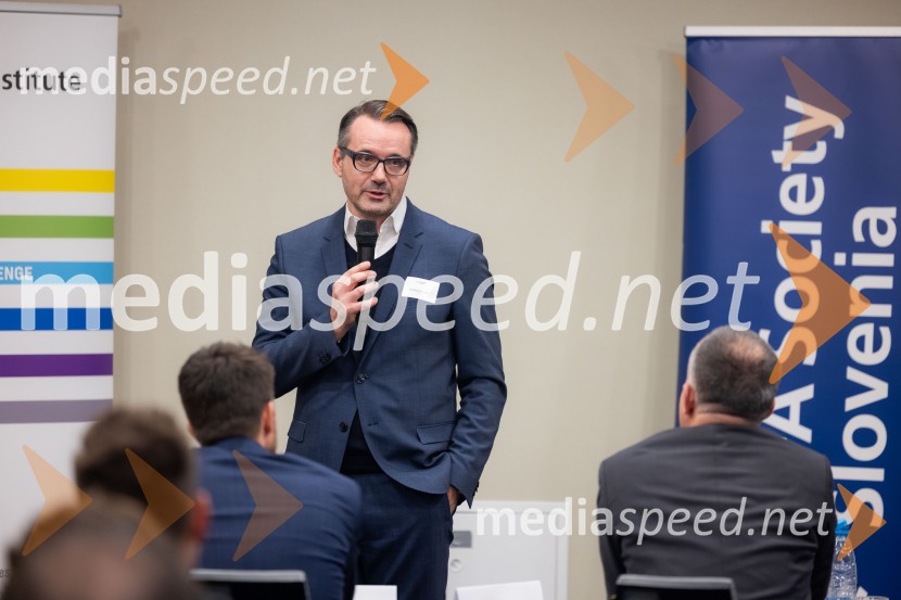  Archibaid KremserCFA Research Challenge 2024/2025