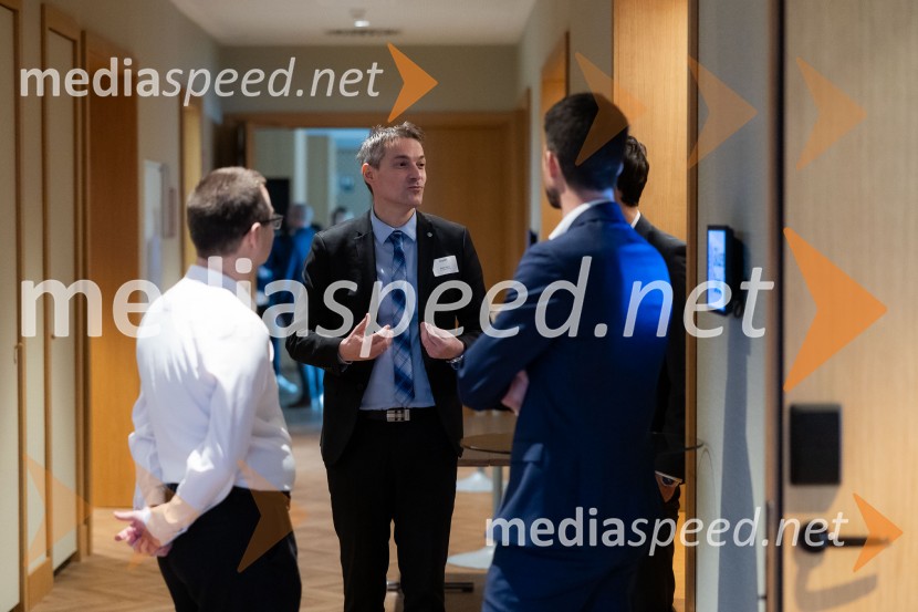  Bojan Ivanc, CFA društvo SlovenijaCFA Research Challenge 2024/2025