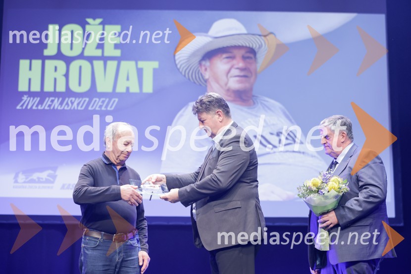  Jože  Simončič, Župan občine Šentjernej;  Jože Hrovat;  Andraž  Rumpret , Kmetija KarlovčekOdprtje Kasaške akademije s podelitvijo nagrad