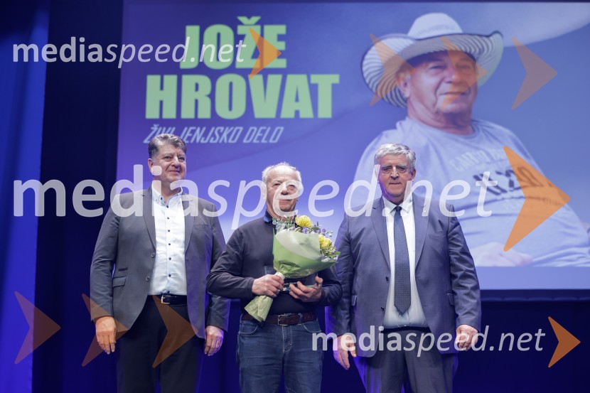  Jože  Simončič, Župan občine Šentjernej;  Jože Hrovat;  Andraž  Rumpret , Kmetija KarlovčekOdprtje Kasaške akademije s podelitvijo nagrad