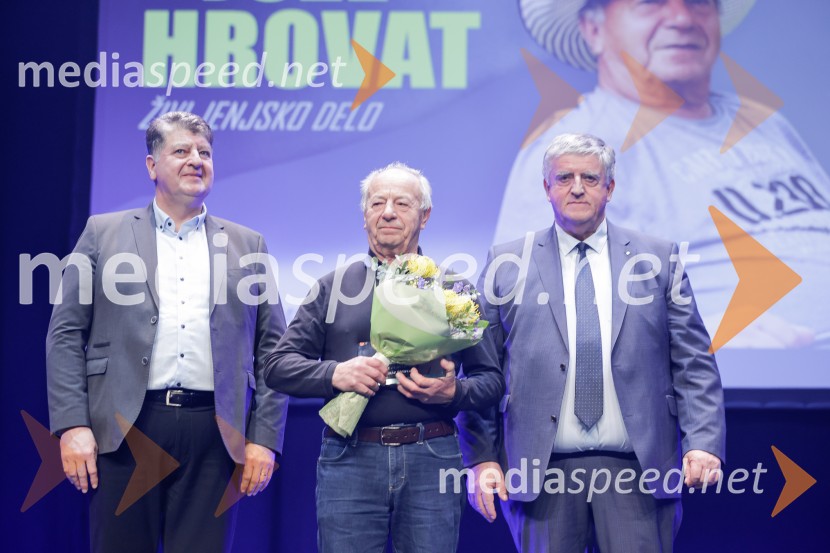  Jože  Simončič, Župan občine Šentjernej;  Jože Hrovat;  Andraž  Rumpret , Kmetija KarlovčekOdprtje Kasaške akademije s podelitvijo nagrad