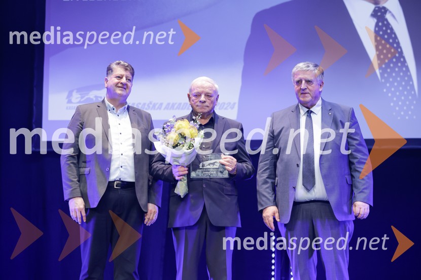  Jože  Simončič, Župan občine Šentjernej;  Franc Čebulj;  Andraž  Rumpret , Kmetija KarlovčekOdprtje Kasaške akademije s podelitvijo nagrad