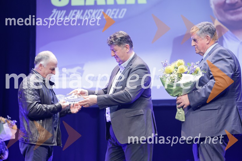  Branko Slana;  Jože  Simončič, Župan občine Šentjernej;  Andraž  Rumpret , Kmetija KarlovčekOdprtje Kasaške akademije s podelitvijo nagrad