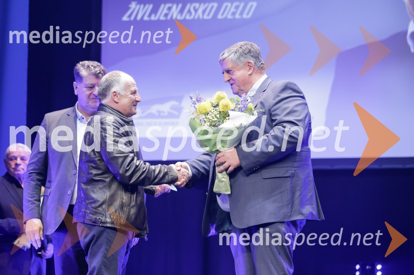  Jože  Simončič, Župan občine Šentjernej;  Branko Slana;  Andraž  Rumpret , Kmetija KarlovčekOdprtje Kasaške akademije s podelitvijo nagrad