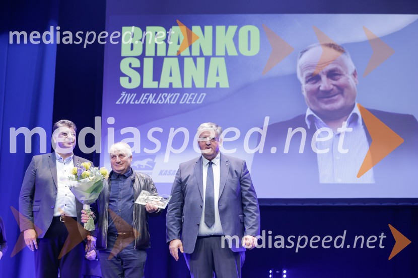  Branko Slana;  Jože  Simončič, Župan občine Šentjernej;  Andraž  Rumpret , Kmetija KarlovčekOdprtje Kasaške akademije s podelitvijo nagrad
