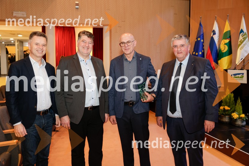  ... ;  Jože  Simončič, Župan občine Šentjernej;  ... ;  Andraž  Rumpret , Kmetija KarlovčekOdprtje Kasaške akademije s podelitvijo nagrad