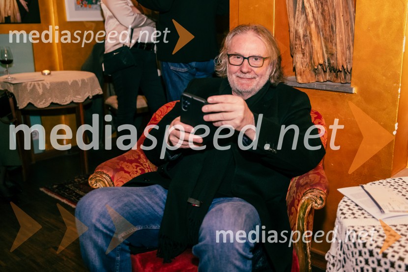  Vinko Möderndorfer, pisatelj, pesnik, režiser, dramatikNafta, premiera predstave v Mini teatru