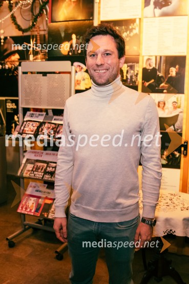  Mark ZavrtanikNafta, premiera predstave v Mini teatru