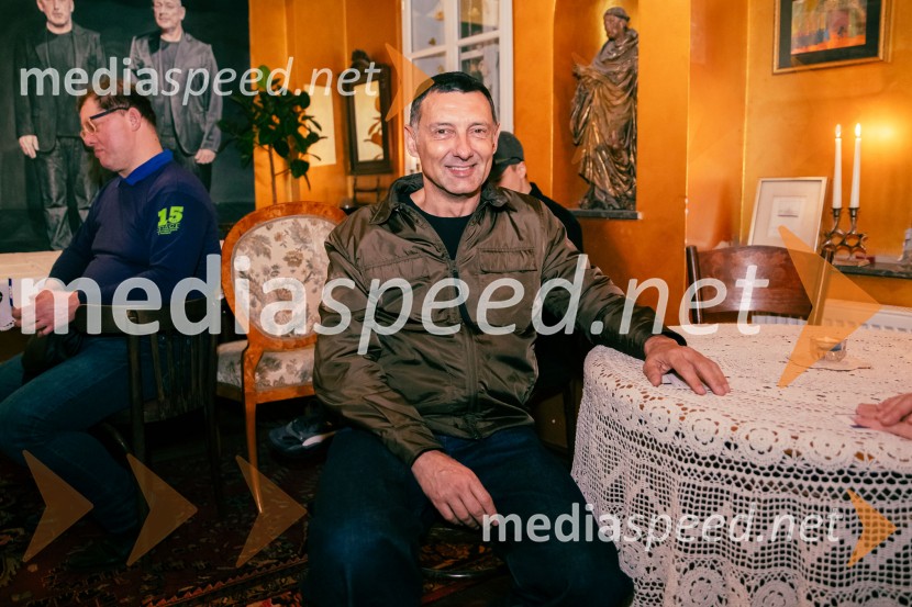 Nafta, premiera predstave v Mini teatru