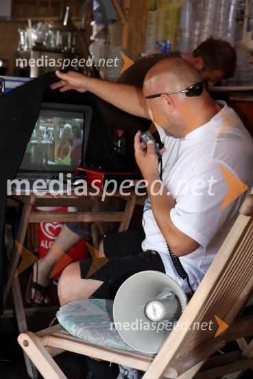 Nenad Muždeka, režiserAlya, snemanje videospota za pesem Brazil