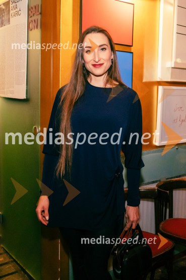  Gaja Višnar, igralkaNafta, premiera predstave v Mini teatru