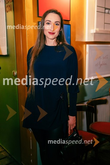  Gaja Višnar, igralkaNafta, premiera predstave v Mini teatru