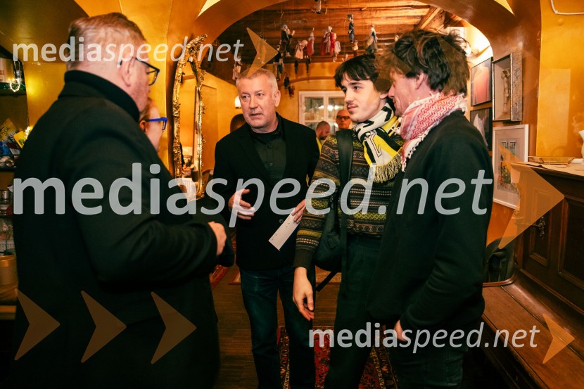  Robert Waltl, direktor, Mini teater;  Ivica Buljan, režiser;  Voranc Mandić, igralecNafta, premiera predstave v Mini teatru