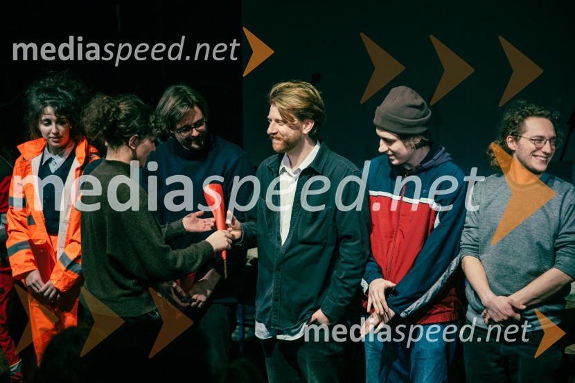 Nafta, premiera predstave v Mini teatru