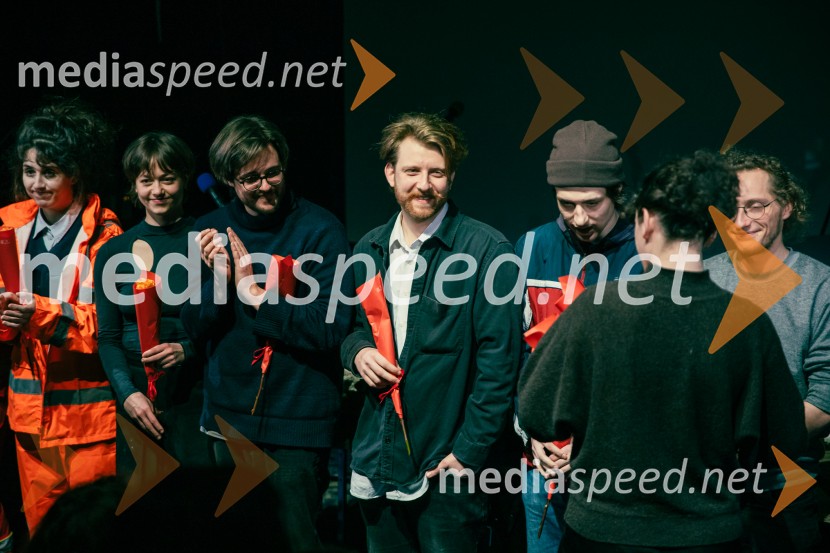 Nafta, premiera predstave v Mini teatru