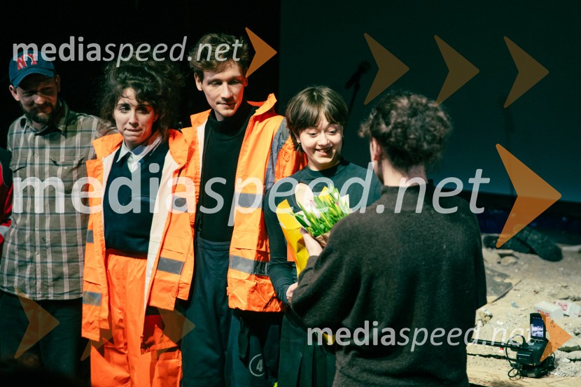 Nafta, premiera predstave v Mini teatru