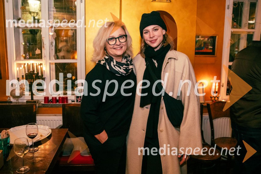  Nataša Barbara Gračner, režiserka in igralka;  ... Nafta, premiera predstave v Mini teatru