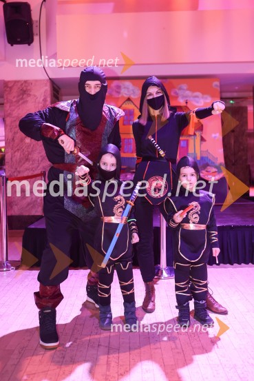 Pustovanje v Festivalni dvorani 2025, sobota