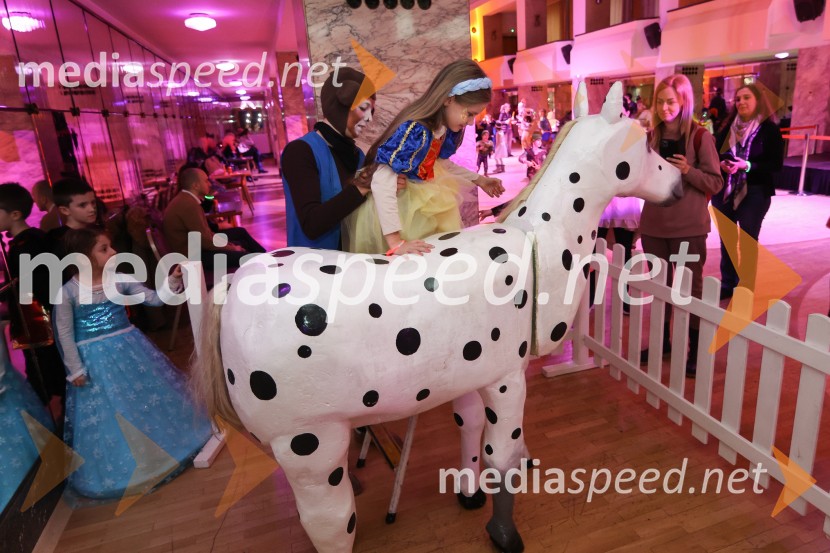 Pustovanje v Festivalni dvorani 2025, sobota