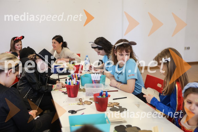 Pustovanje v Festivalni dvorani 2025, sobota