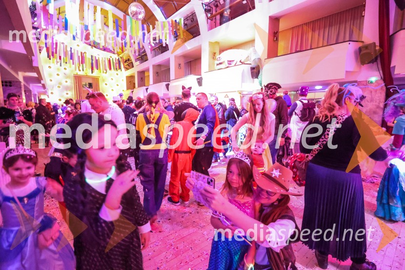 Pustovanje v Festivalni dvorani 2025, sobota