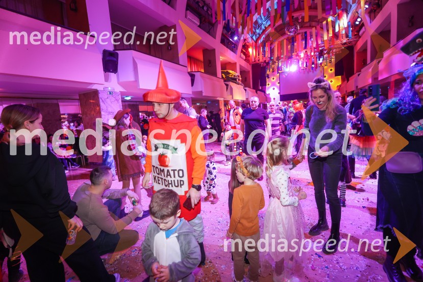 Pustovanje v Festivalni dvorani 2025, sobota