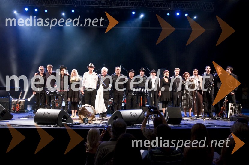 Koncert Vlada Kreslina z gosti v ljubljanskih KrižankahVlado Kreslin z gosti, koncert v Križankah