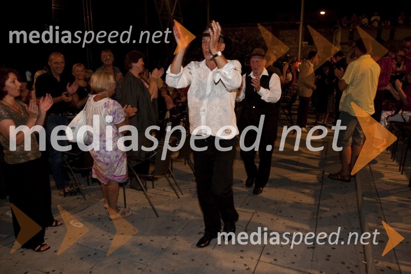 Koncert Vlada Kreslina z gosti v ljubljanskih KrižankahVlado Kreslin z gosti, koncert v Križankah