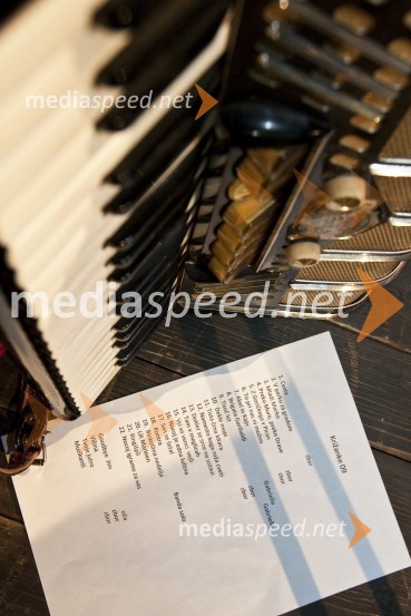 Setlista koncerta Vlada Kreslina z gosti v ljubljanskih KrižankahVlado Kreslin z gosti, koncert v Križankah