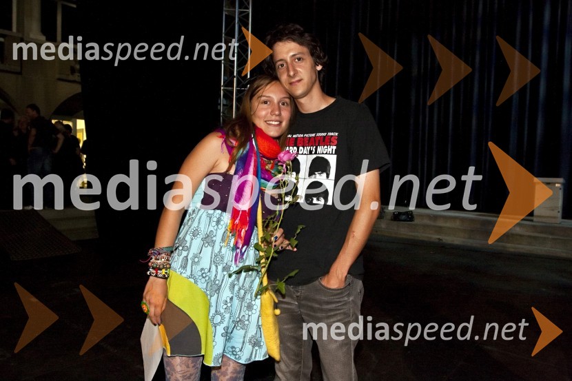 Anže Palka, glasbenik in organizator Flamenco festivala ter njegovo dekle NinaVlado Kreslin z gosti, koncert v Križankah