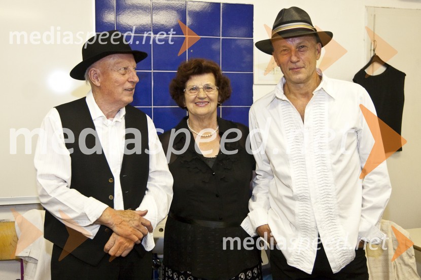 Vlado Kreslin, pevec in glasbenik z očetom Milanom in mamo KatarinoVlado Kreslin z gosti, koncert v Križankah