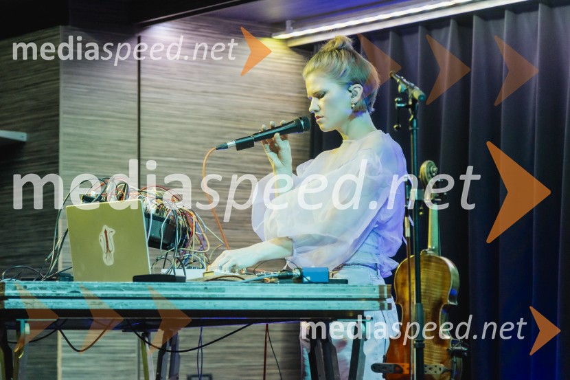  Maarja Nuut, pevka28. Pripovedovalski festival, odprtje