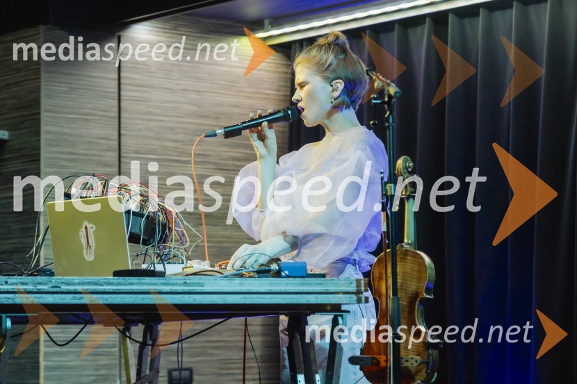  Maarja Nuut, pevka28. Pripovedovalski festival, odprtje