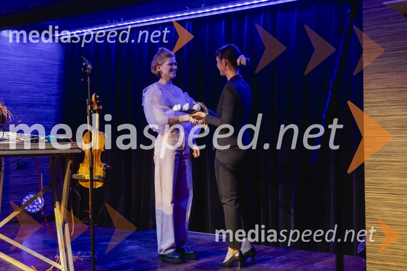  Maarja Nuut, pevka28. Pripovedovalski festival, odprtje