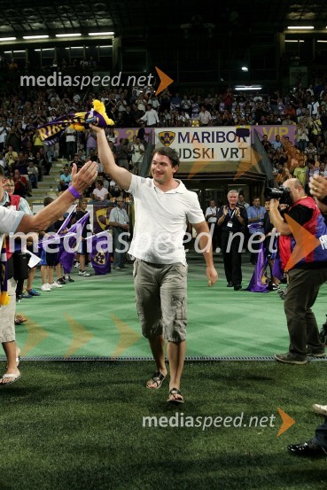 Primož Kozmus, svetovni in olimpijski prvak v metu kladivaNogometna tekma NK Maribor - NK Sparta Praga, kvalifikacije za ligo Europa