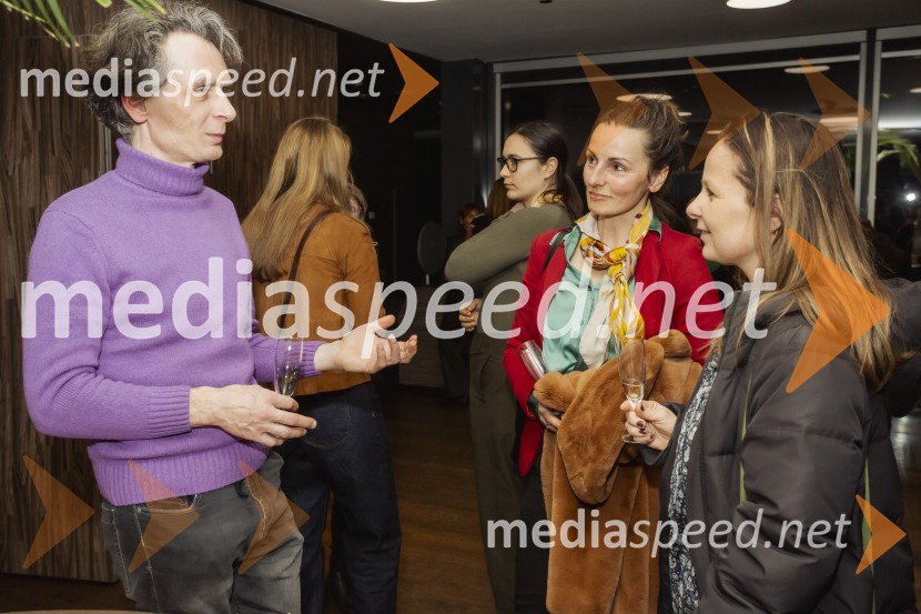  Jure Longyka, moderator;  ... ;  Zvezdana Novaković , pevka, harfistka, igralka, performerka28. Pripovedovalski festival, odprtje