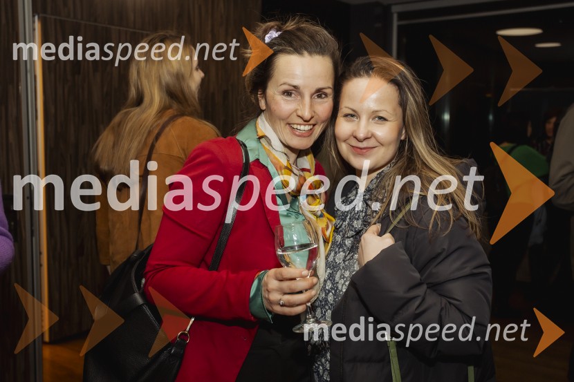  ... ;  Zvezdana Novaković , pevka, harfistka, igralka, performerka28. Pripovedovalski festival, odprtje