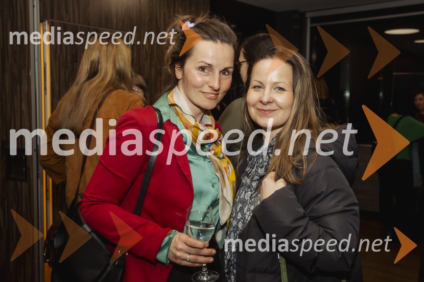  ... ;  Zvezdana Novaković , pevka, harfistka, igralka, performerka28. Pripovedovalski festival, odprtje