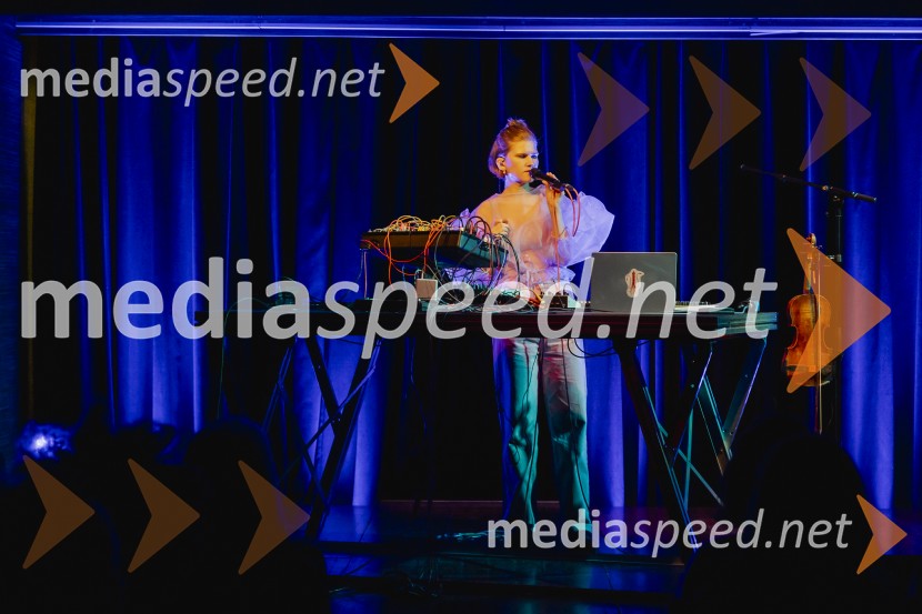  Maarja Nuut, pevka28. Pripovedovalski festival, odprtje