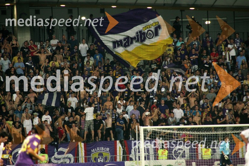Navijači na tekmi med NK Maribor - NK Sparta PragaNogometna tekma NK Maribor - NK Sparta Praga, kvalifikacije za ligo Europa