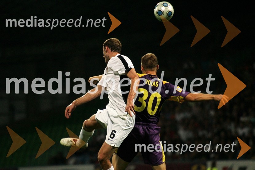 Roman Hubnik, nogometaš NK Sparta Praga in Dalibor Volaš, nogometaš NK MariborNogometna tekma NK Maribor - NK Sparta Praga, kvalifikacije za ligo Europa