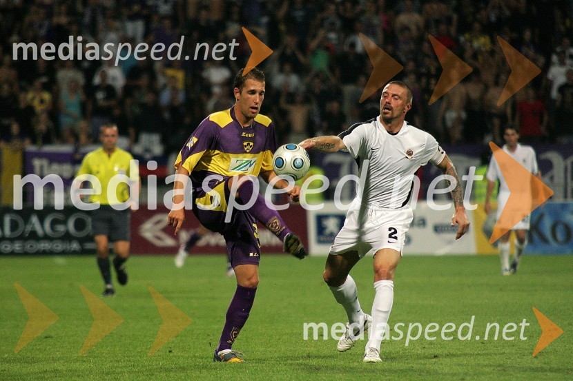 David Bunderla, nogometaš NK Maribor in Tomaš Repka, nogometaš NK Sparta Praga  	Nogometna tekma NK Maribor - NK Sparta Praga, kvalifikacije za ligo Europa