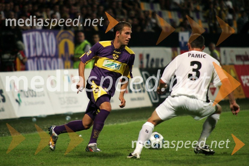 David Bunderla, nogometaš NK Maribor in Manuel Pamić, nogometaš NK Sparta PragaNogometna tekma NK Maribor - NK Sparta Praga, kvalifikacije za ligo Europa