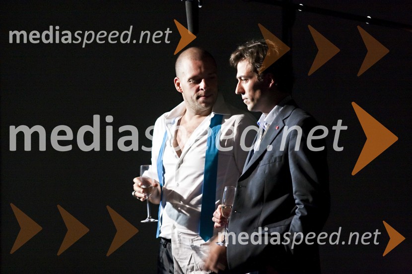 Predstava Empire (Art & Politics) avstrijsko-francoskega umetniškega kolektiva SuperamasOtvoritev festivala Mladi levi 2009