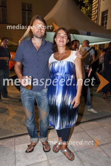 Miha Guštin - Gušti, glasbenik in njegova žena ChantalOtvoritev festivala Mladi levi 2009