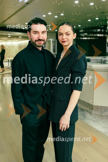  Saša Tabaković, igralec, nekdanji poslanec SMC;  Mina Švajger, igralkaKaj ti je deklica, premiera filma scenaristke in režiserke Urške Djukić